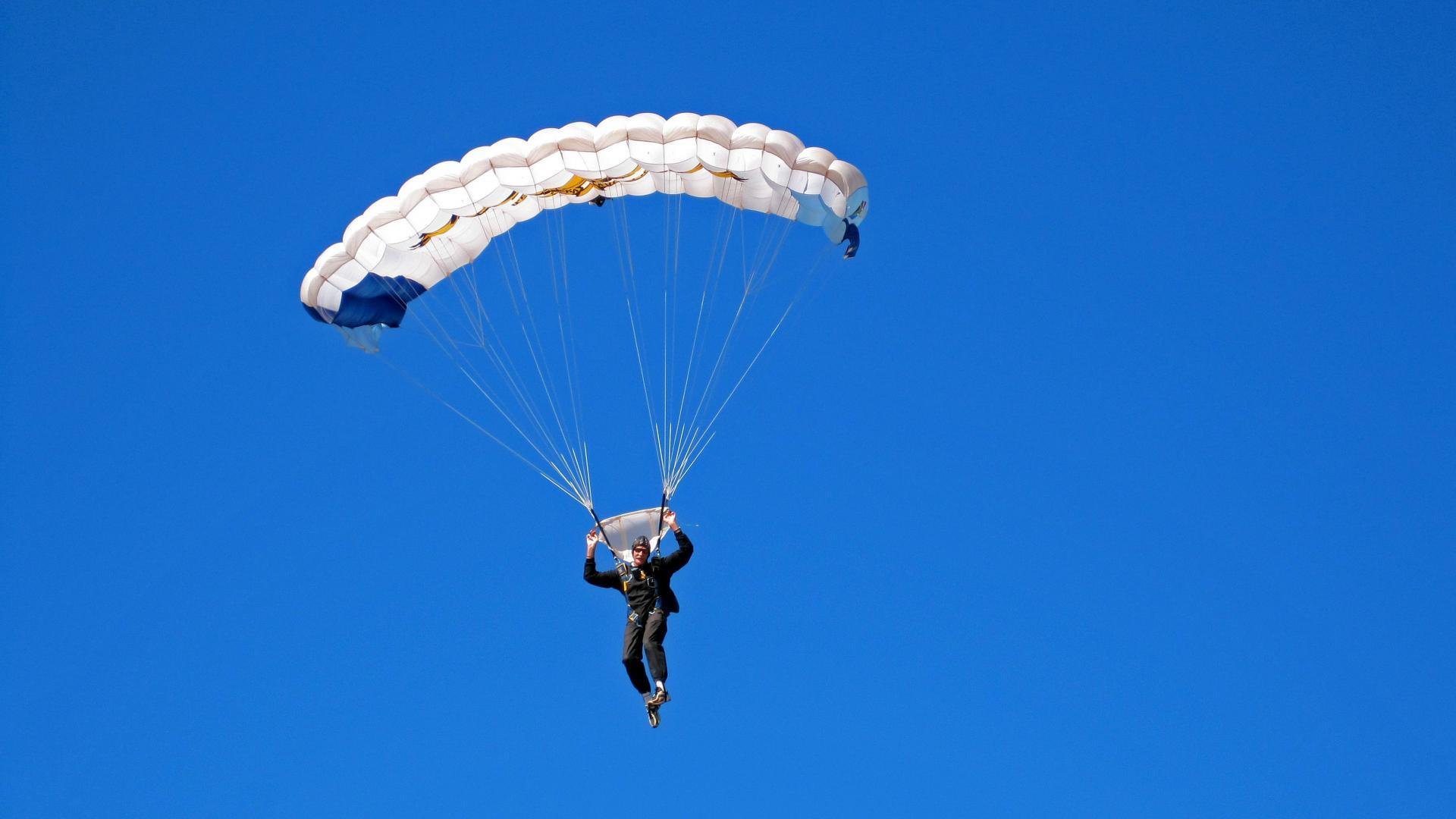 9游电竞资讯-苏炳添签约田径品牌参与技术合作，苏炳添团队